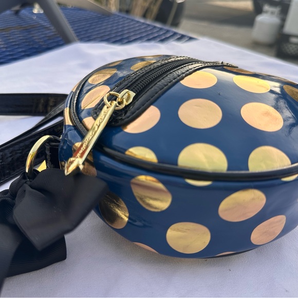 Betsey Johnson Patent Round Polka Dot Bag 💙🖤 - Picture 3 of 9